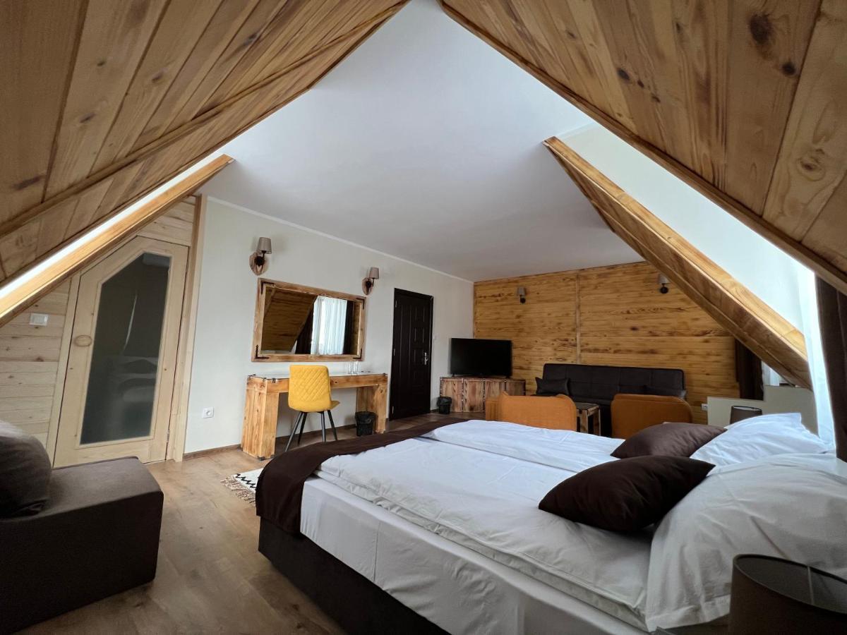 Nicole Hotel & Restaurant Самоков Екстериор снимка