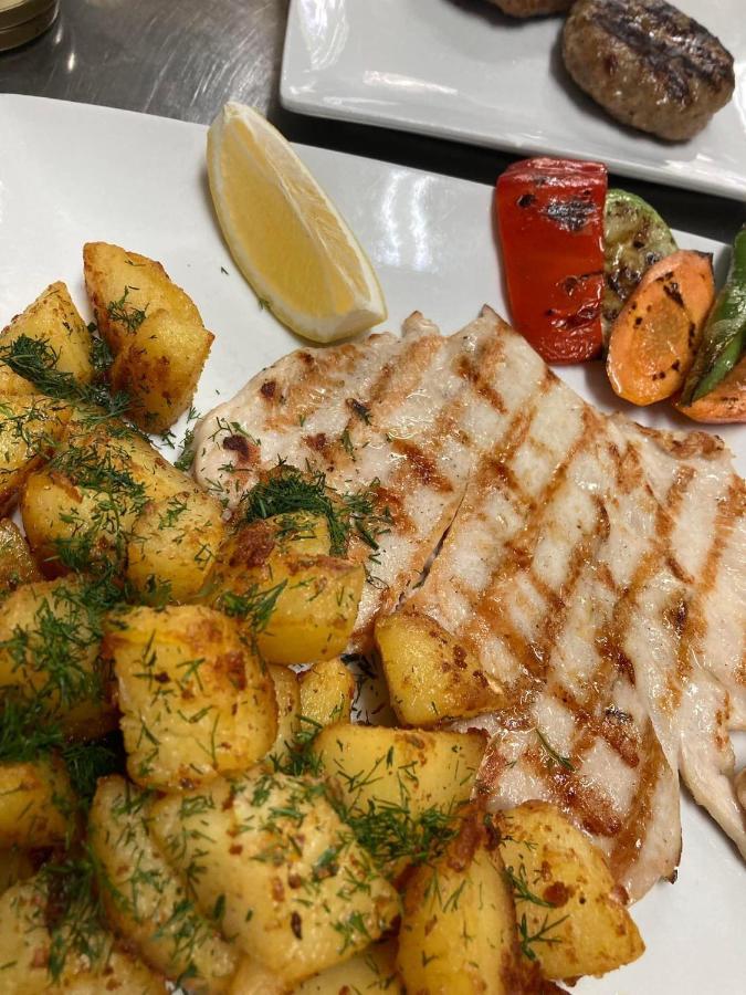 Nicole Hotel & Restaurant Самоков Екстериор снимка