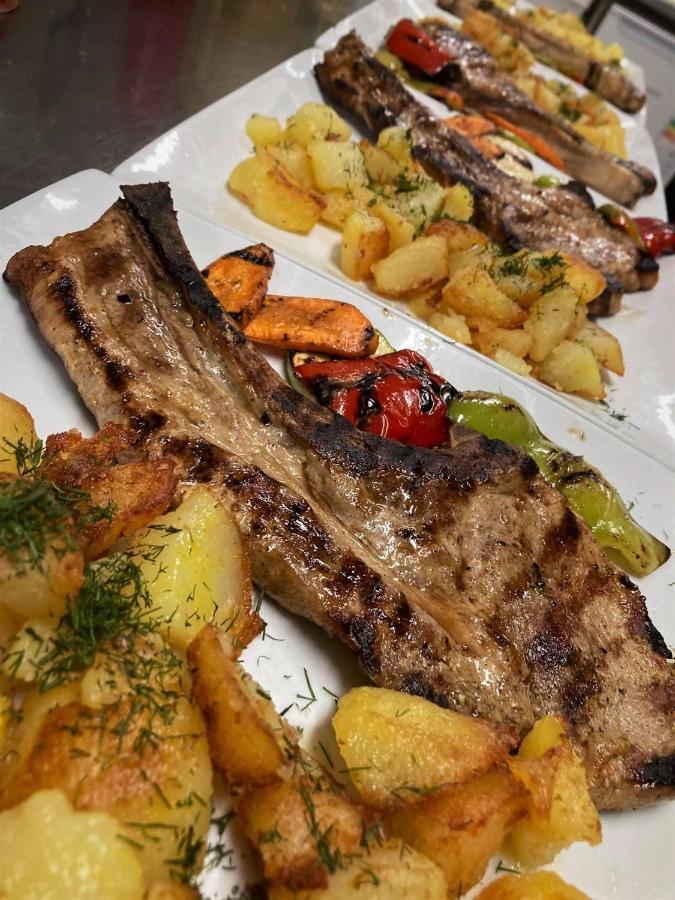 Nicole Hotel & Restaurant Самоков Екстериор снимка